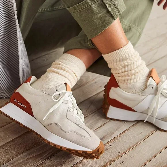 New Balance 327 Sneakers - Picture 4 of 16